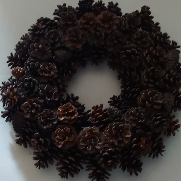 ds Other - Pinecone wreaths
